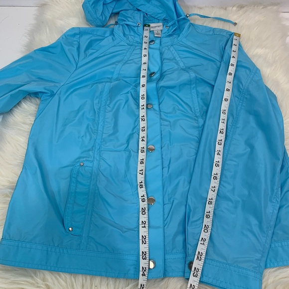 Zenergy by Chico’s light hooded shell jacket - Picture 5 of 8